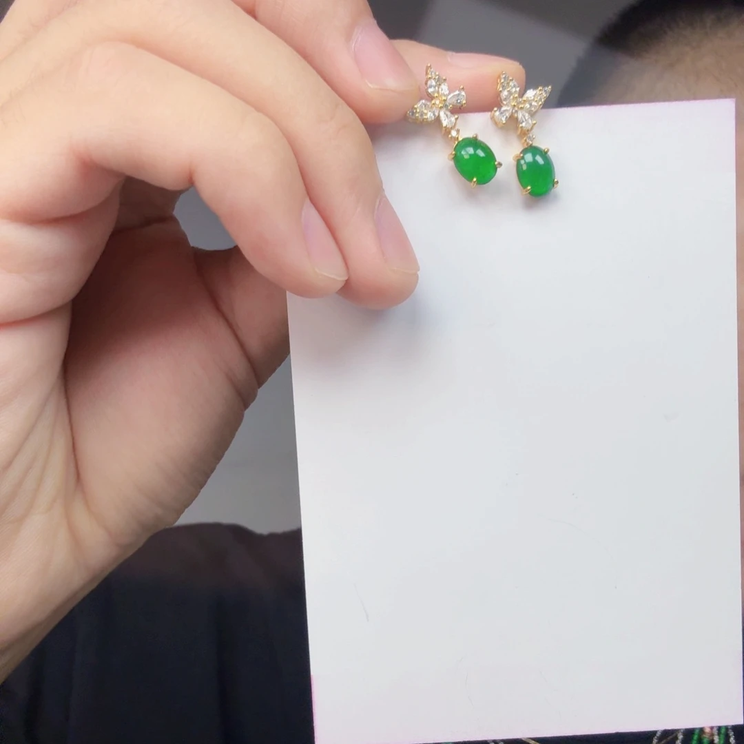 颈饰未镶嵌翡翠一对