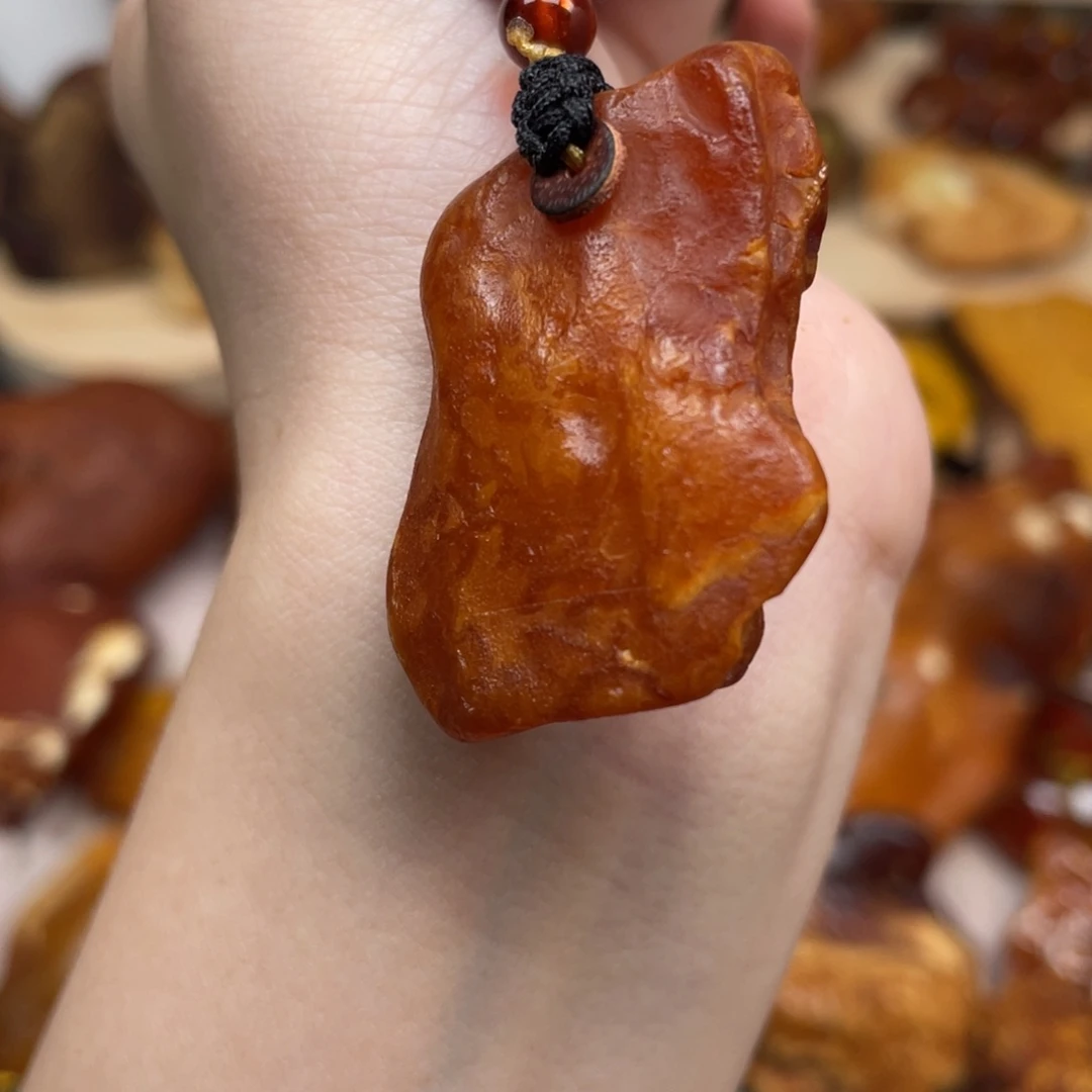 未镶嵌琥珀珠宝奇石