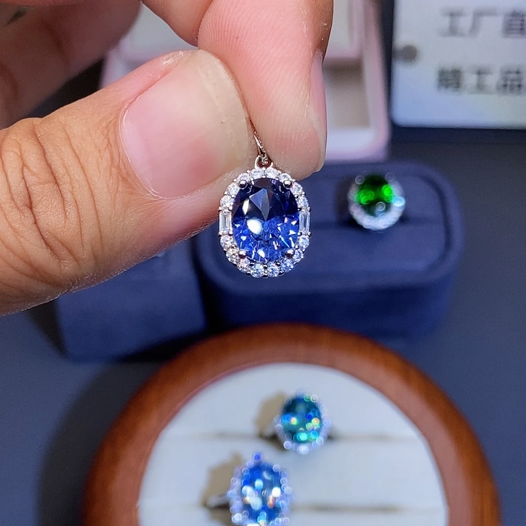 14K金镶嵌蓝宝石戒指