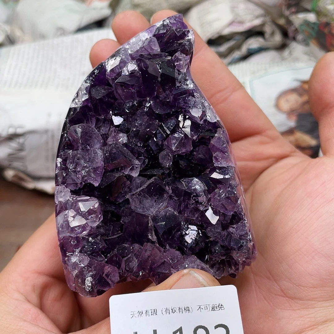 未镶嵌水晶大型摆件（非配饰）