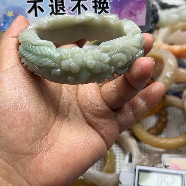 未镶嵌手镯石英岩玉