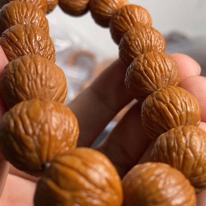 猴头核桃吊坠在读大学之后