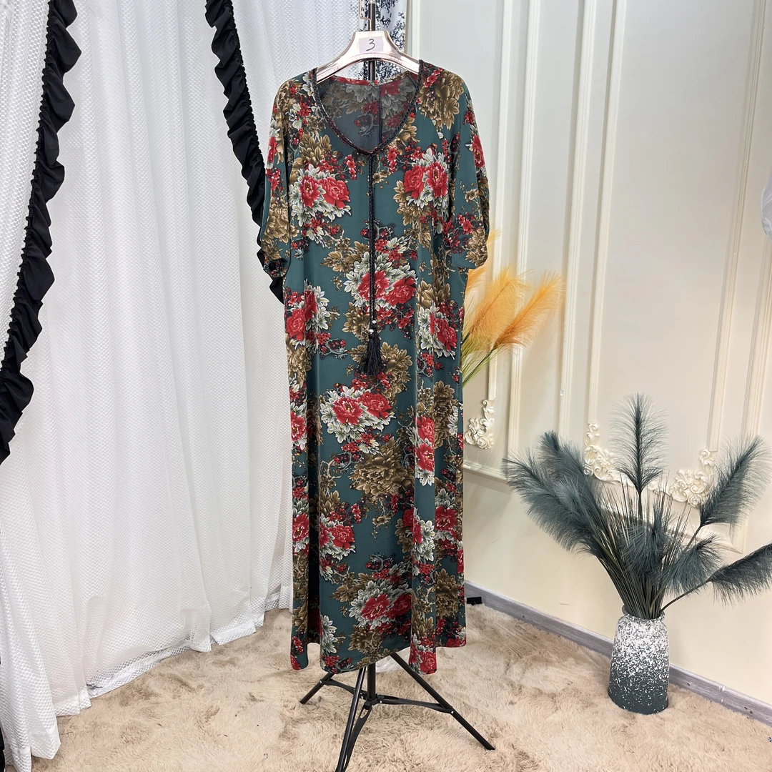 2025款设计子制时尚大妈女装 复古花纹 均码显瘦连衣裙