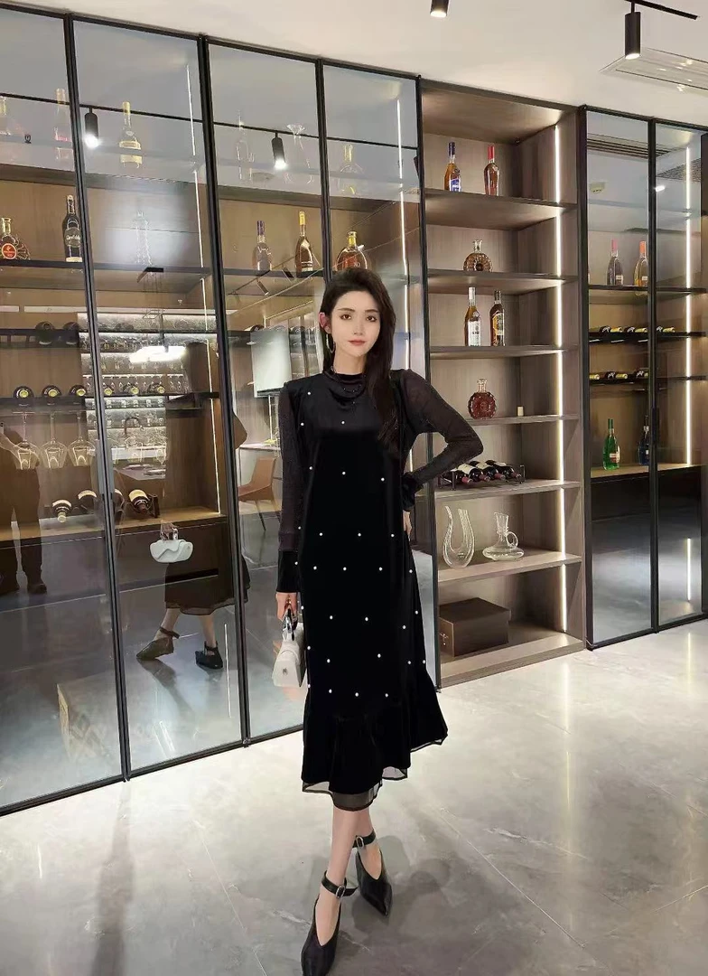 2025秋新款珍珠重工亮丝打底+丝绒马甲裙两件套时尚气质显瘦1929