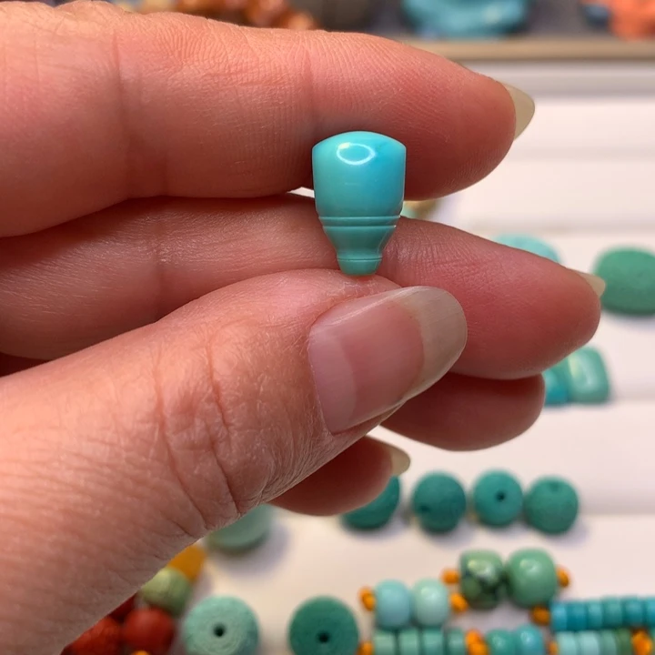 绿松石未镶嵌颈饰