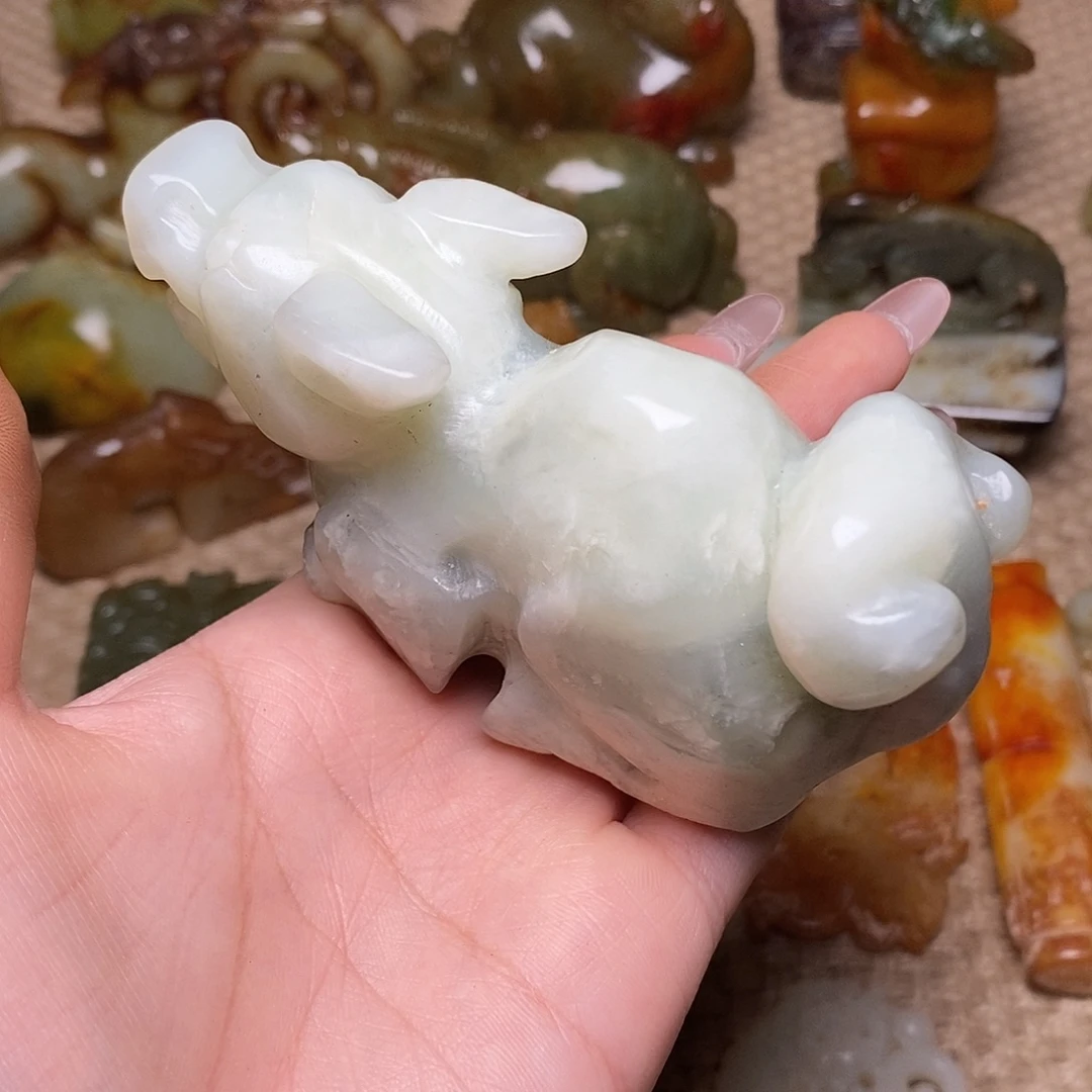 未镶嵌蛇纹石玉颈饰