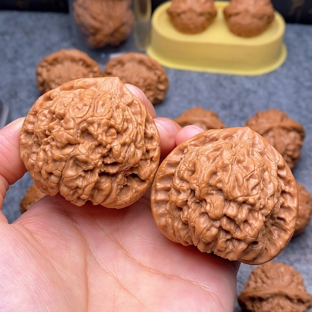 文玩核桃把件桃心官帽48尺