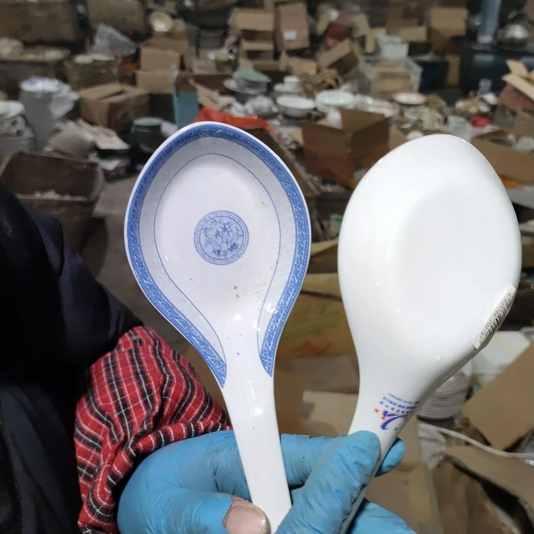 摆件陶瓷盘子碗啥都有