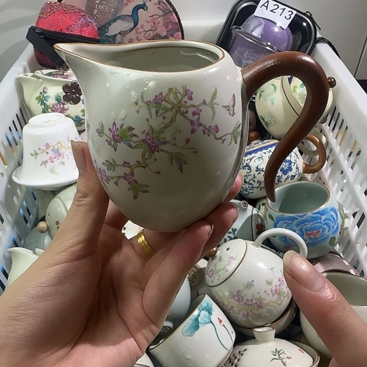 汝窑开片紫藤花公道杯