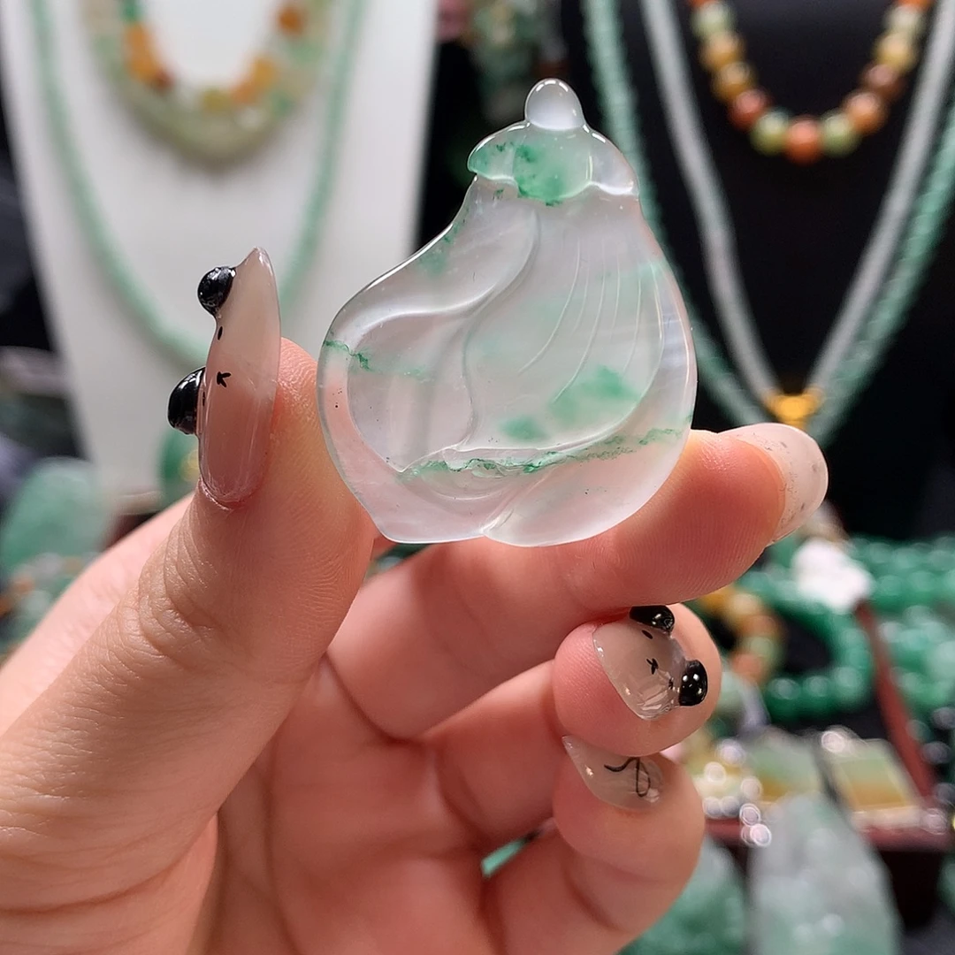 石英质玉未镶嵌吊坠