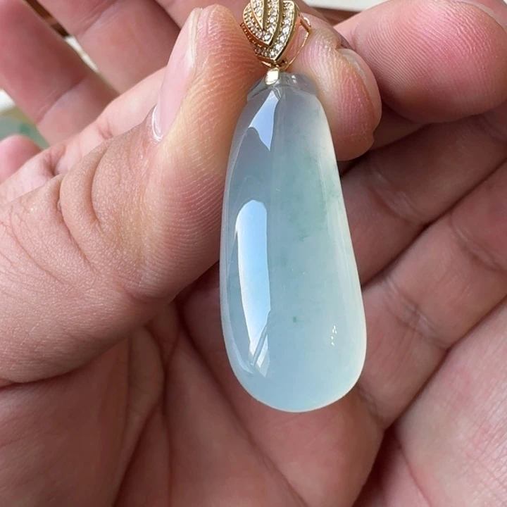 翡翠吊坠(不含链)18K金镶嵌