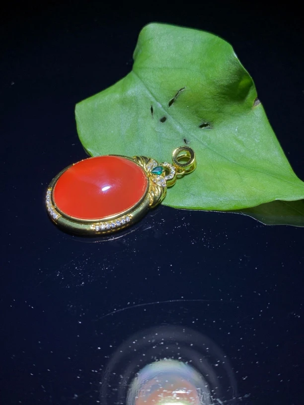 南红保山 镶嵌蛋面吊坠柿子红佩戴保养天然满肉红润饱满