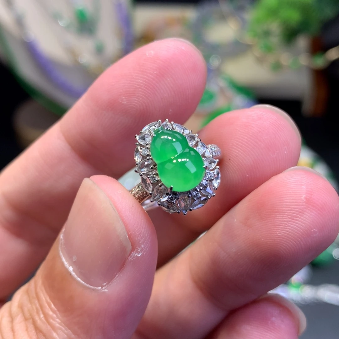 翡翠戒指18K金镶嵌葫芦