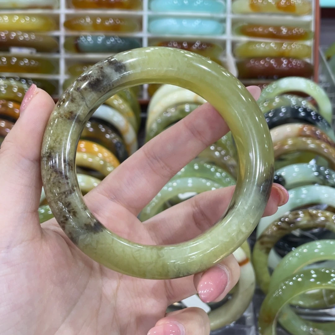 蛇纹石玉未镶嵌手镯