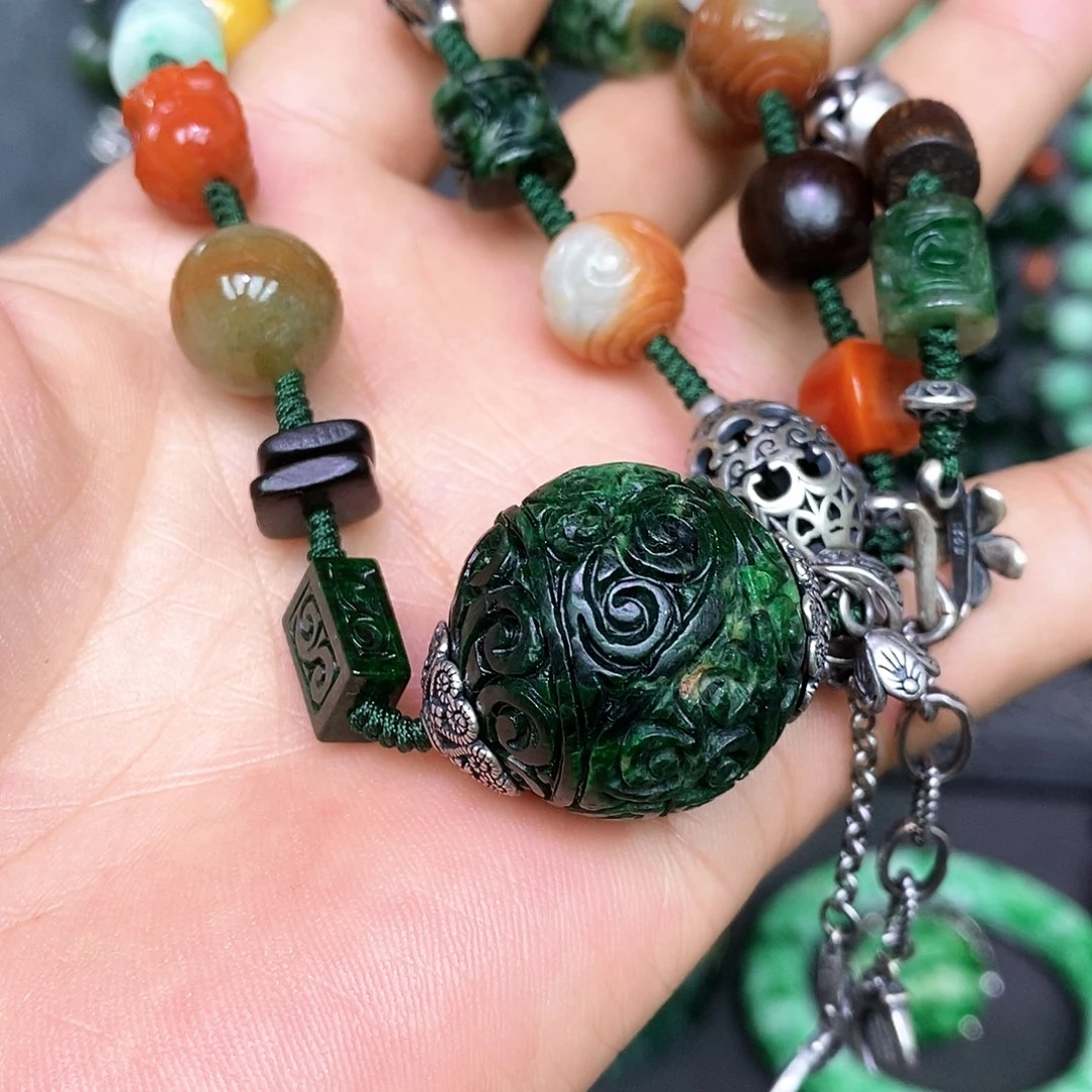 颈饰未镶嵌翡翠韻漂亮美眉