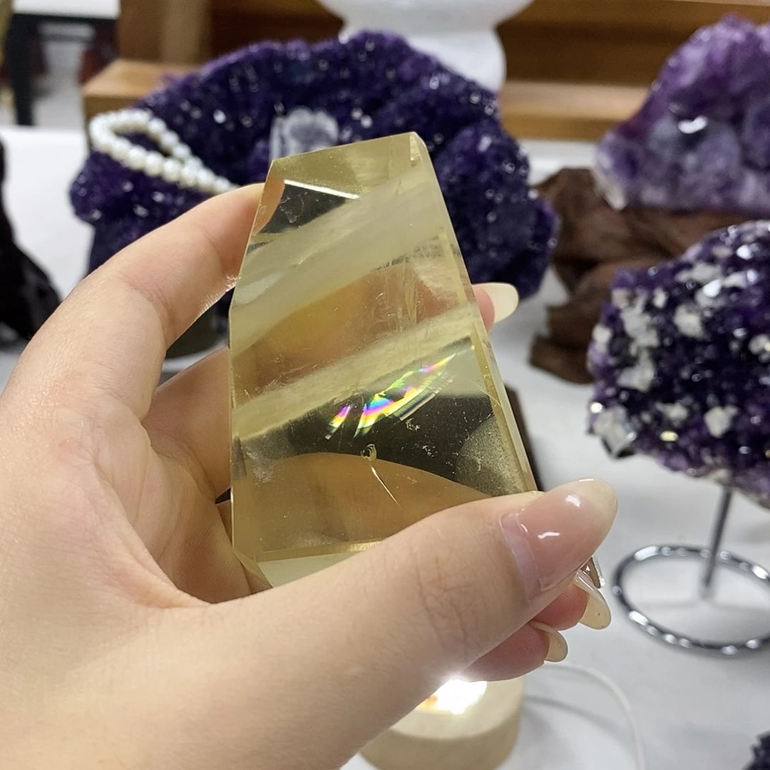 未镶嵌水晶大型摆件（非配饰）