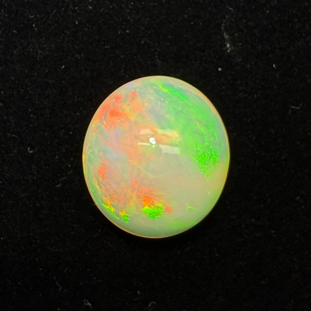10.685ct天然彩欧泊裸石,尺寸16.7*15*9.6mm,颜色美艳,油画般色彩