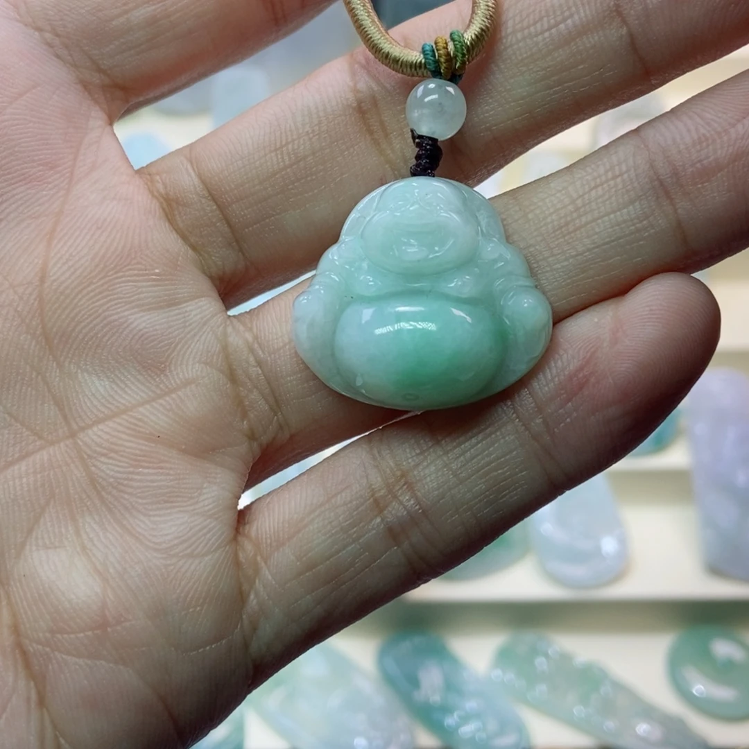 Z***Q翡翠未镶嵌颈饰佛公