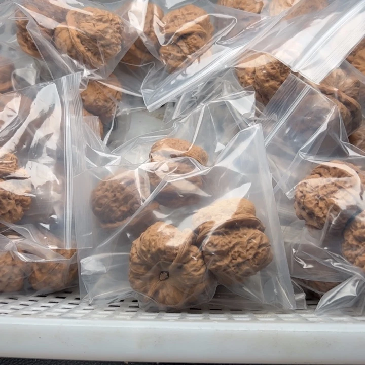 文玩核桃吊坠蛤蟆头