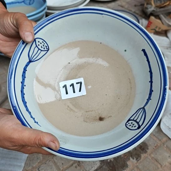 库存微瑕碗一个直径23
