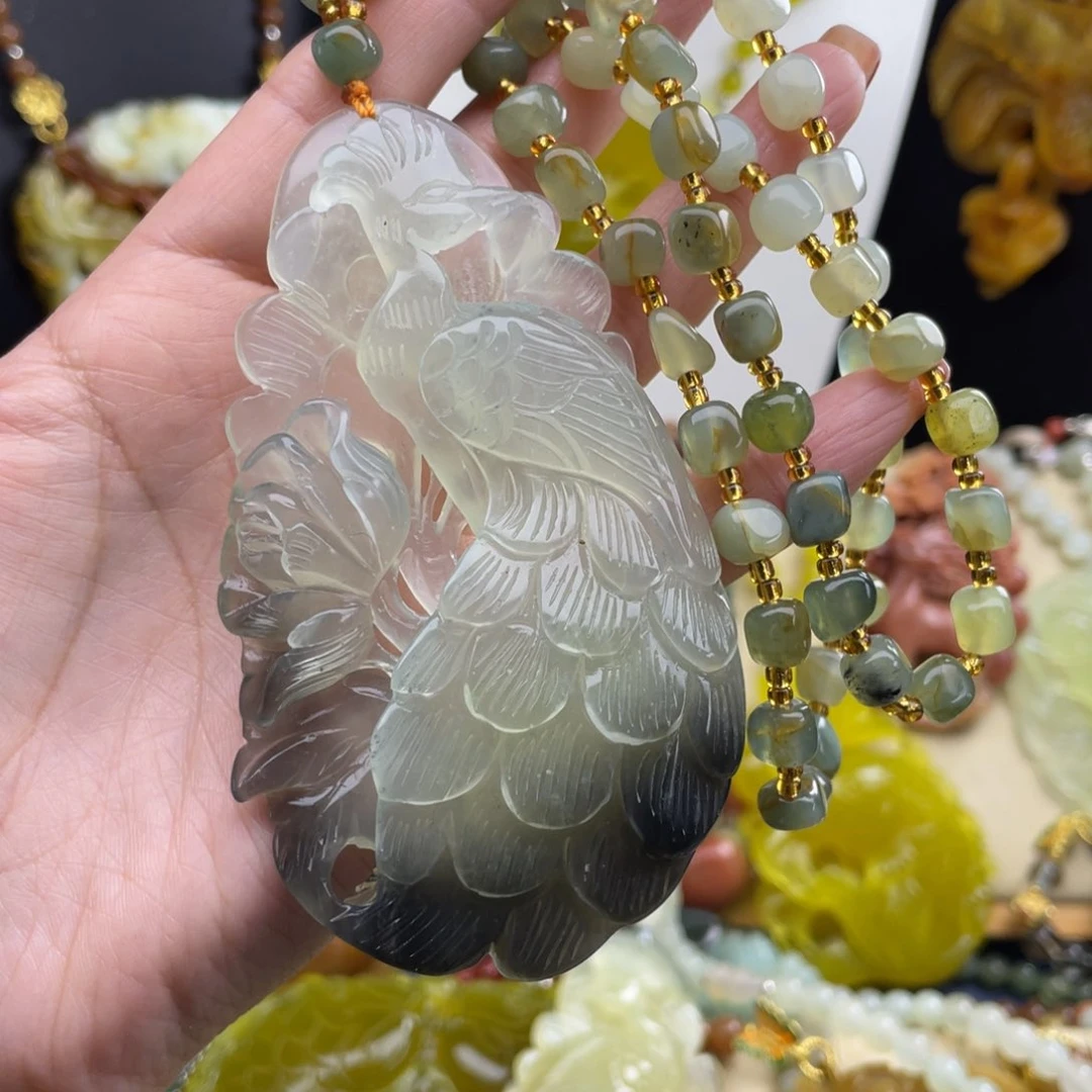 未镶嵌蛇纹石玉颈饰