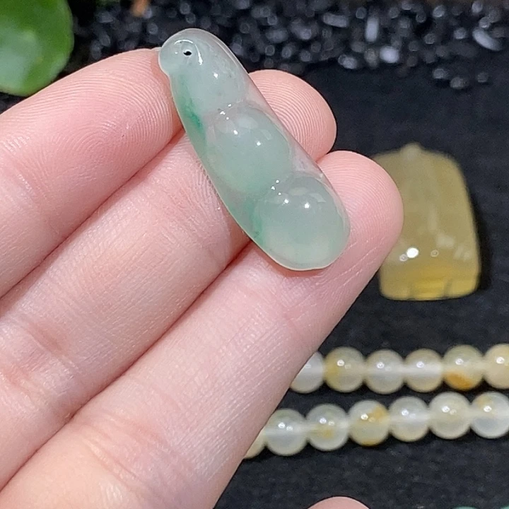 石英质玉非洲翠 二选一未镶嵌
