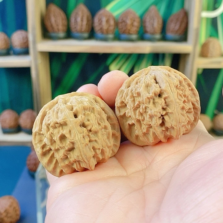 文玩核桃吊坠036白狮子40