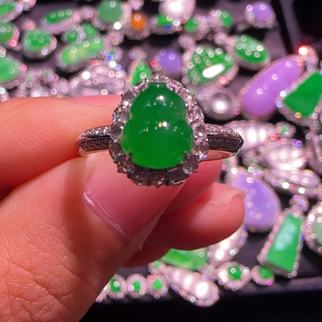 翡翠戒指18K金镶嵌葫芦