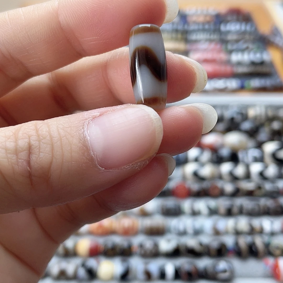 玛瑙/玉髓颈饰未镶嵌匆**?