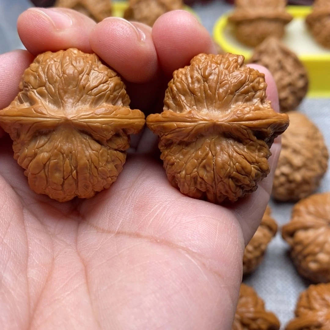 文玩核桃把件刘*刀34.5血麒麟精品