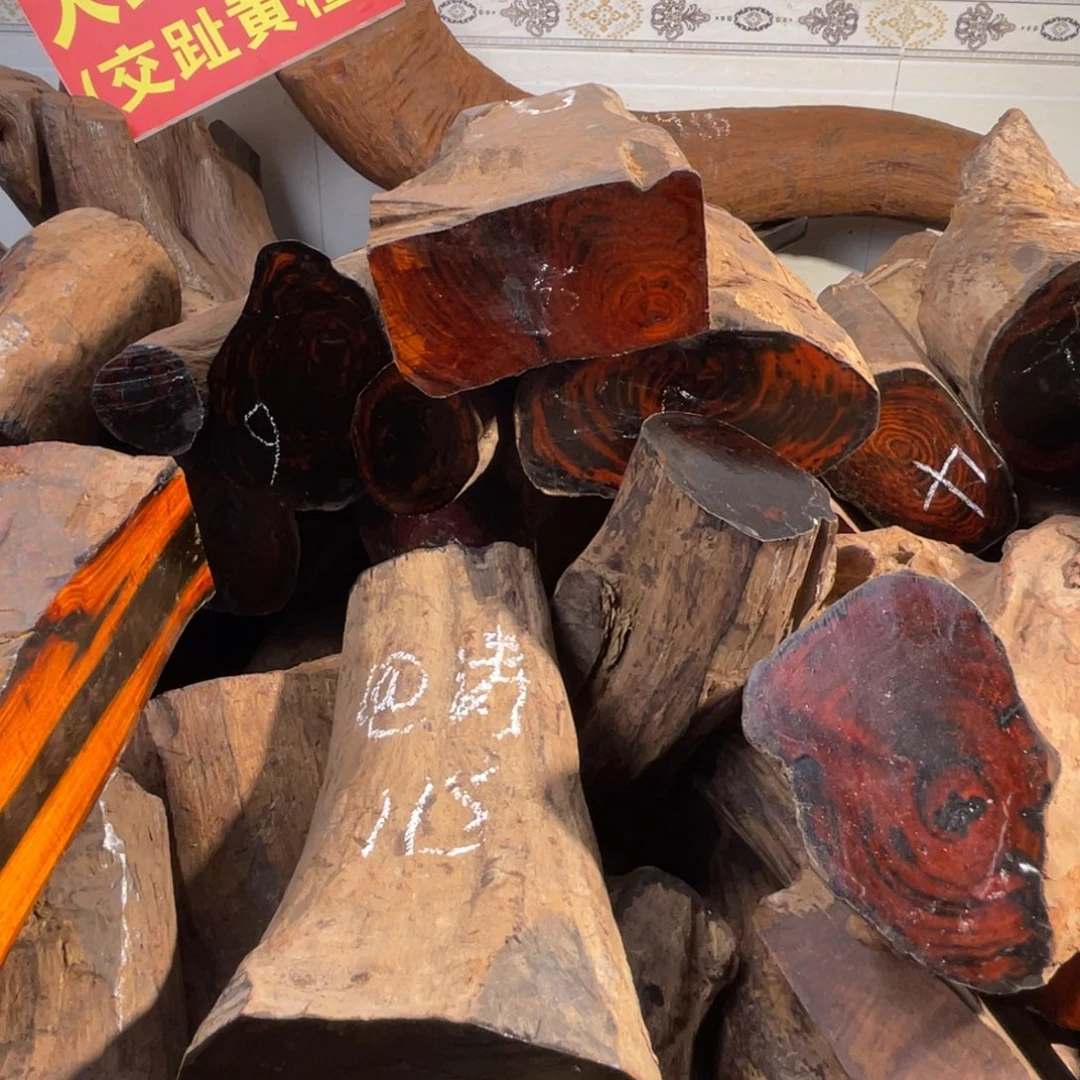 @***涛木大红酸枝原料摆件