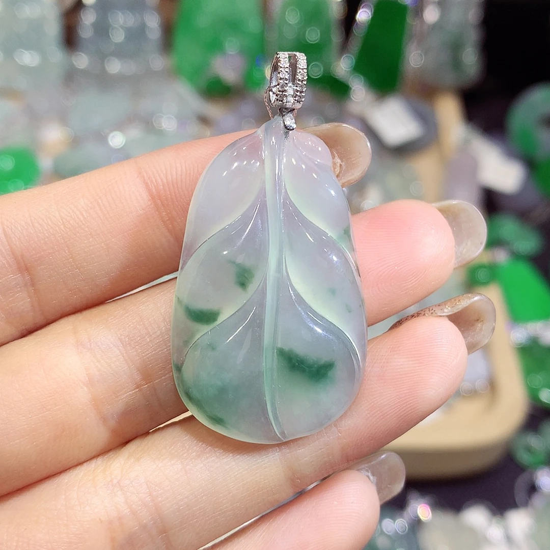 翡翠18K金镶嵌颈饰叶