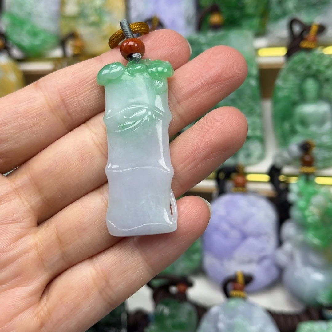 翡翠未镶嵌颈饰吊坠