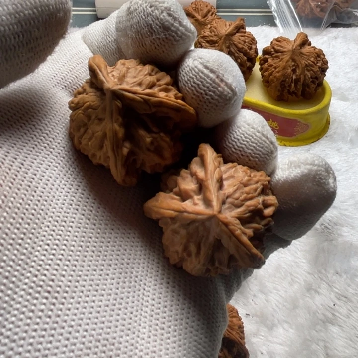 把件桃核盘山三棱