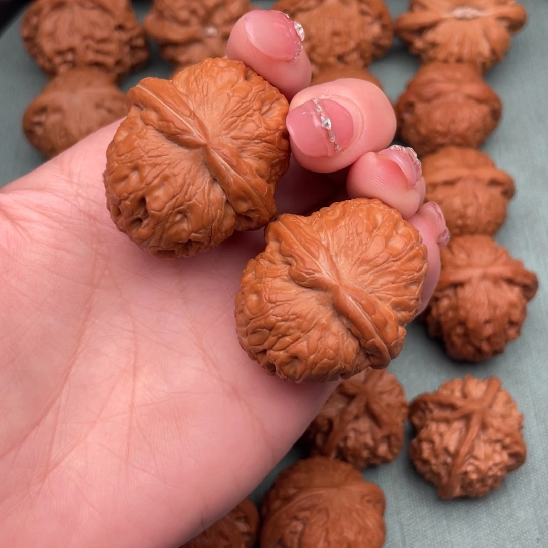 文玩核桃把件全品翘肩元宝38