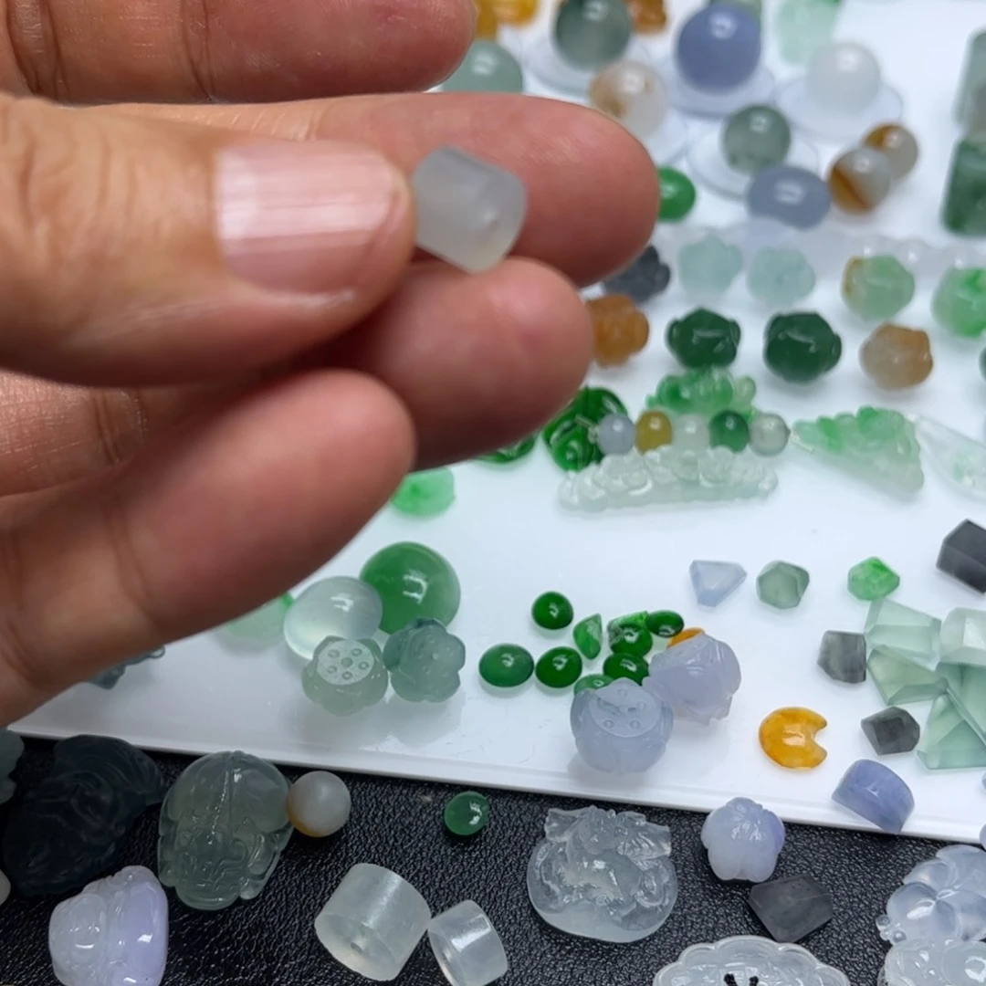 定制翡翠未镶嵌桶珠