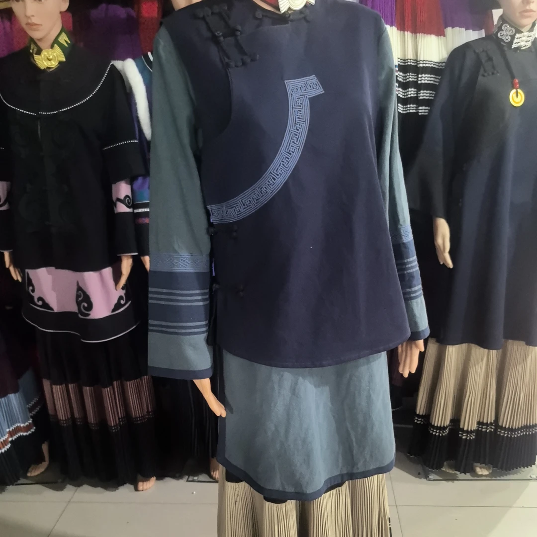 彝族手工煮染复古民族风女士长款旅拍摄影服装上衣