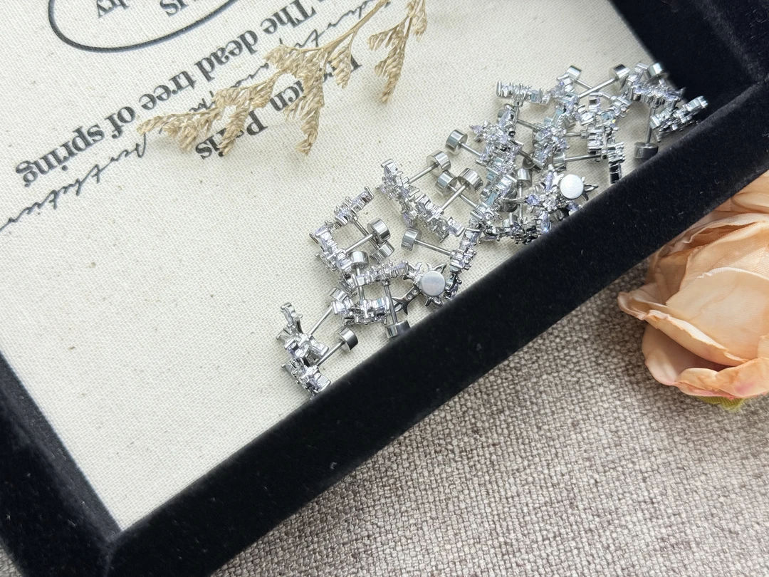 钛钢锆石耳饰 A20 紫色鸢尾花十字架耳骨钉耳钉耳蜗钉