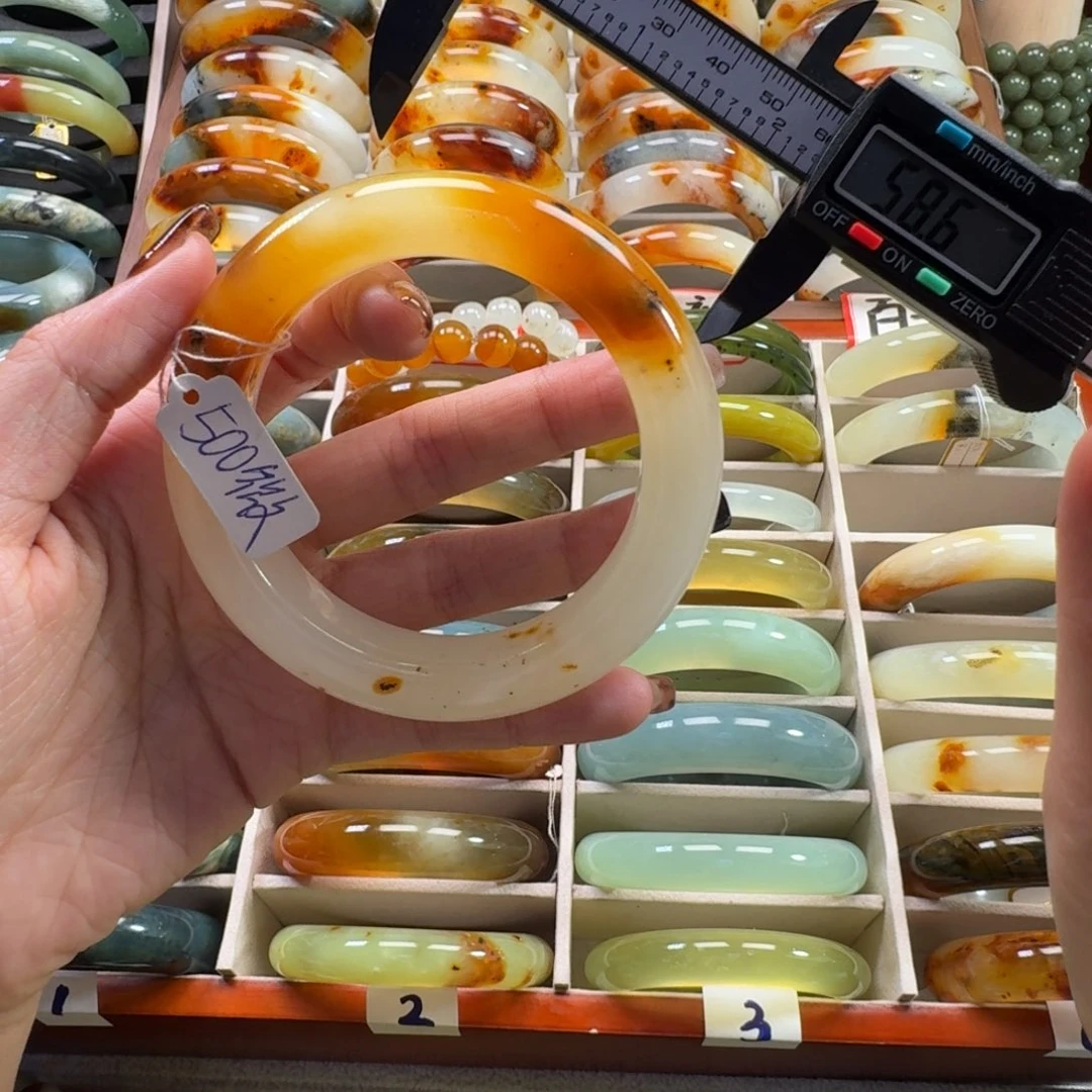 蛇纹石玉未镶嵌手镯微瑕