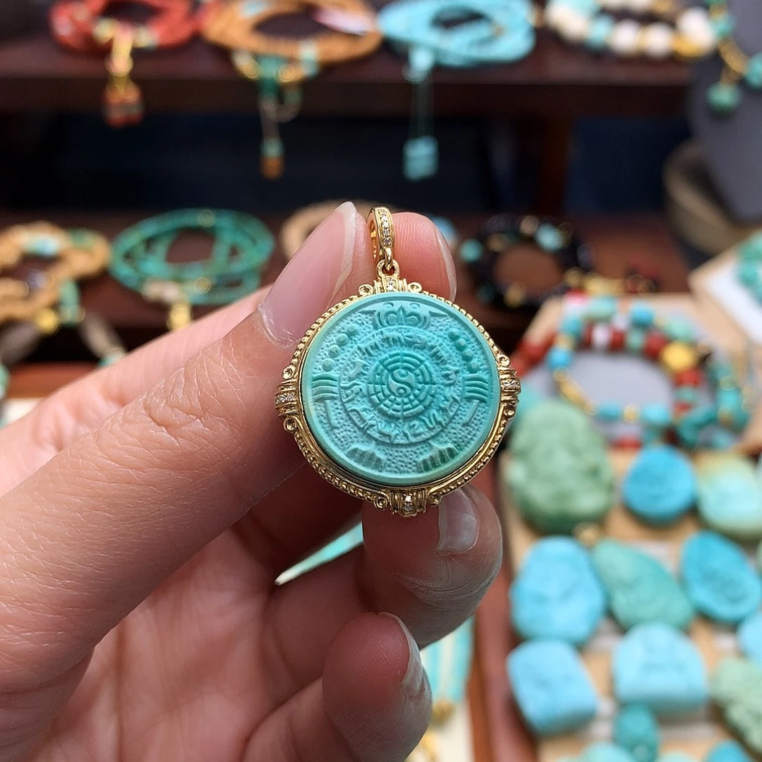 18K金镶嵌绿松石颈饰