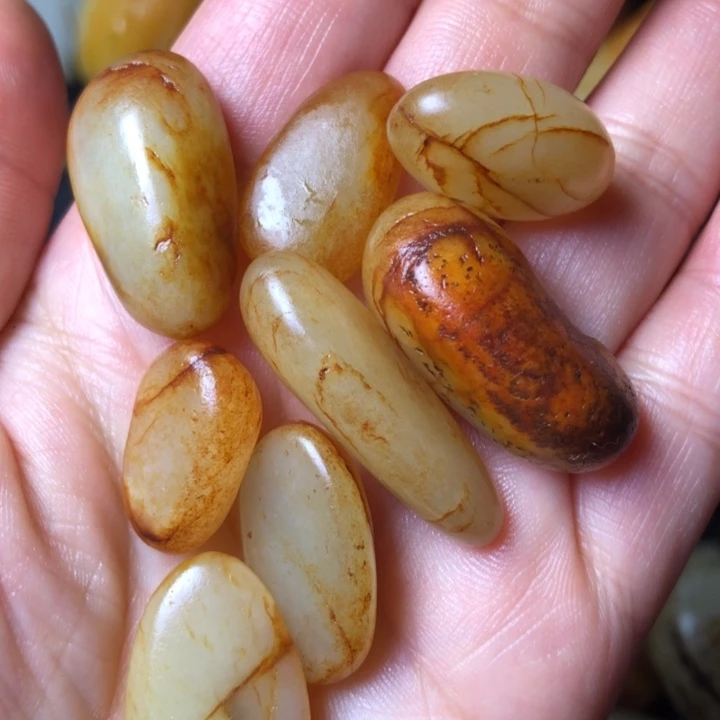 和田玉未镶嵌珠宝奇石