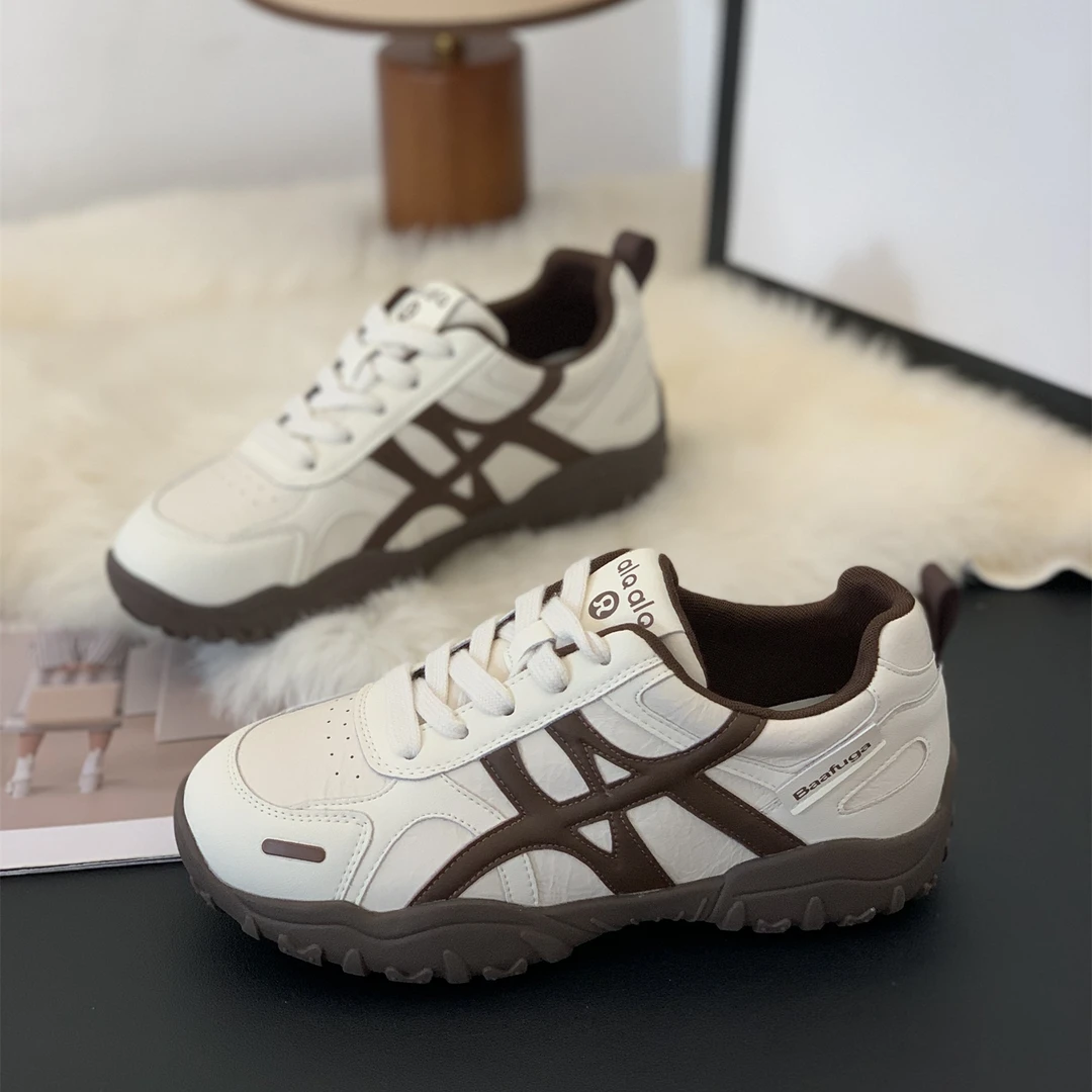 时尚平底百搭休闲板鞋女2025秋季新款设计感复古拼色显脚小德训鞋