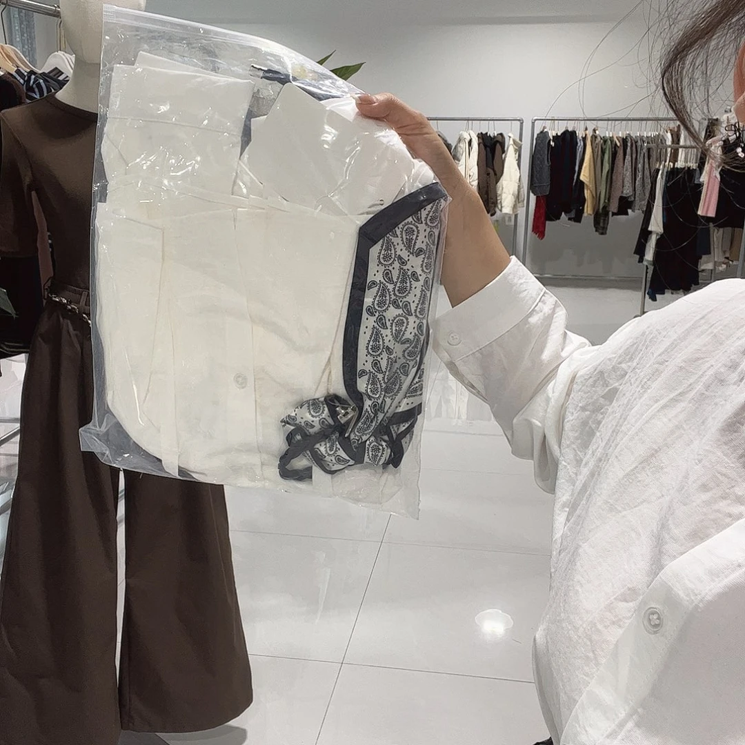 白色带腰带衬衫女士