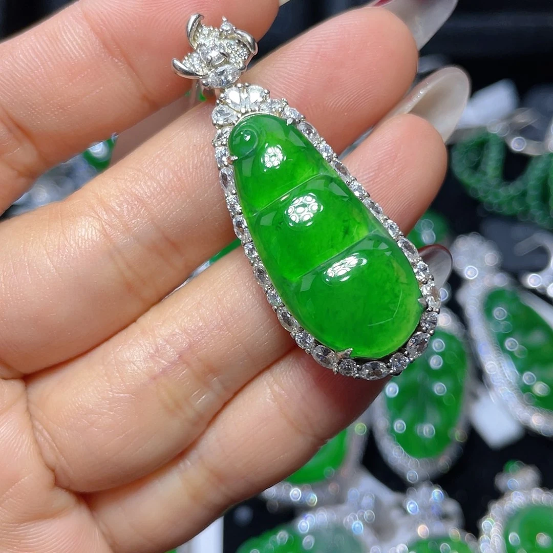 翡翠颈饰银S925镶嵌翡翠