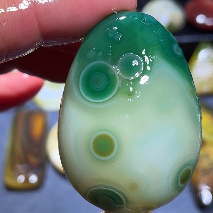 玛瑙/玉髓未镶嵌珠宝奇石