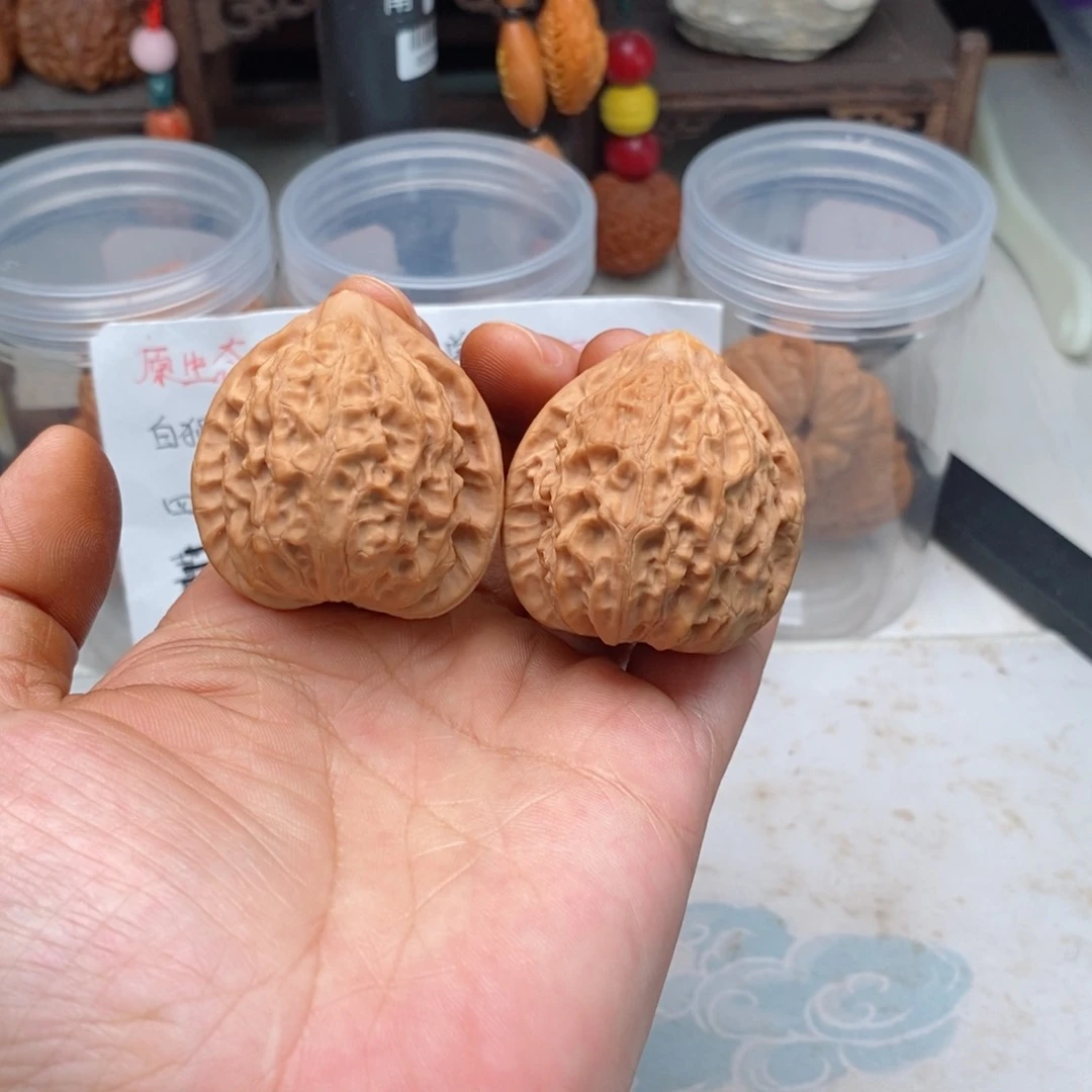 文玩核桃吊坠罗*文金牛有磕