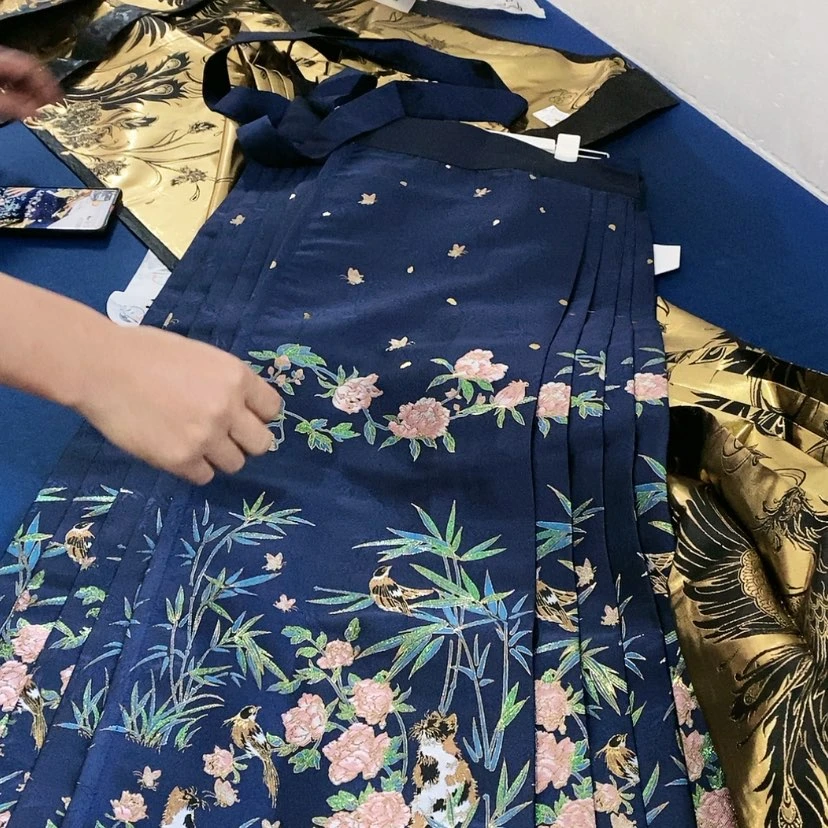 【闪购商品】鸟语花香蓝色M