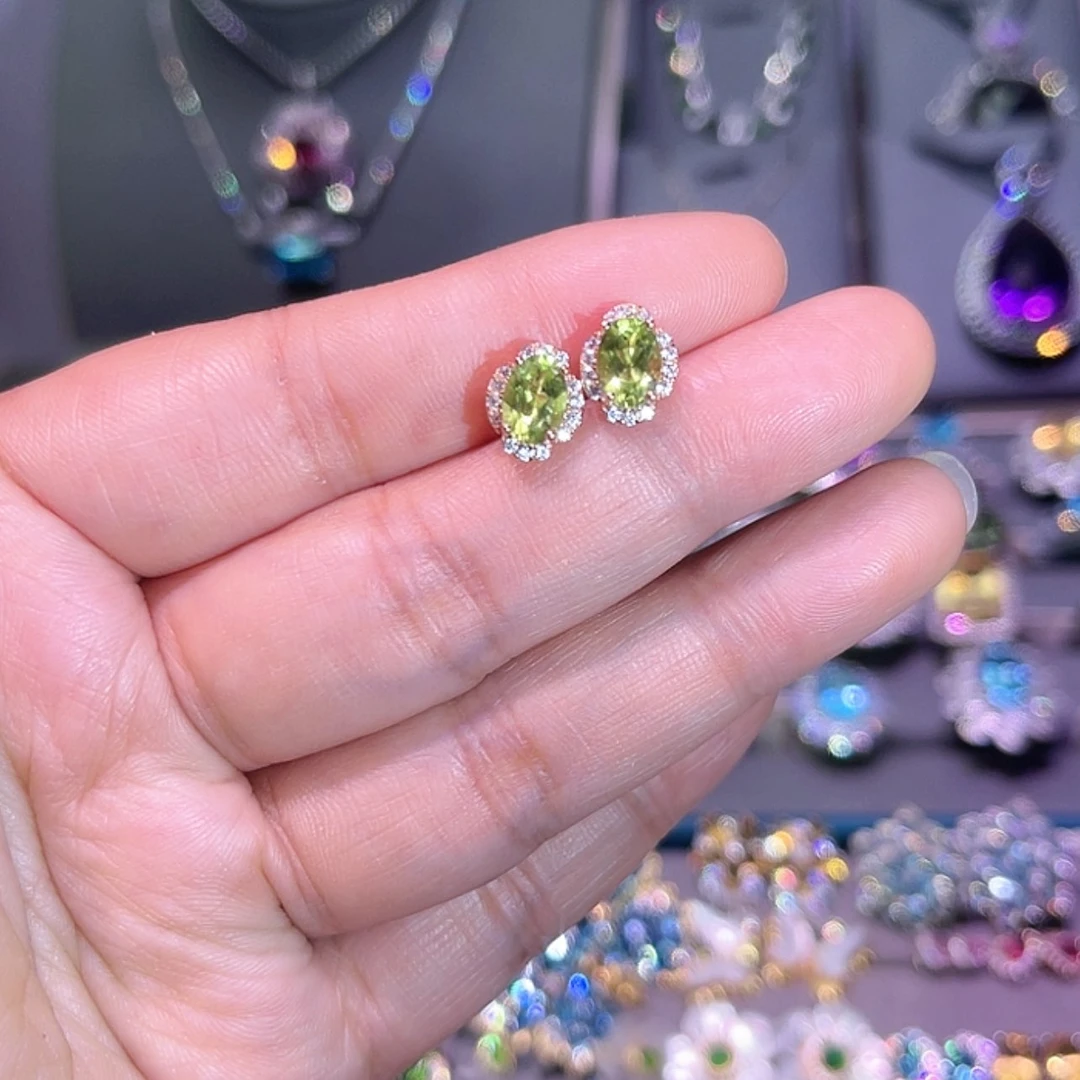 【闪购商品】橄榄石耳饰银S925镶嵌