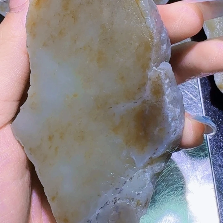 未镶嵌和田玉（糖玉）珠宝半成品