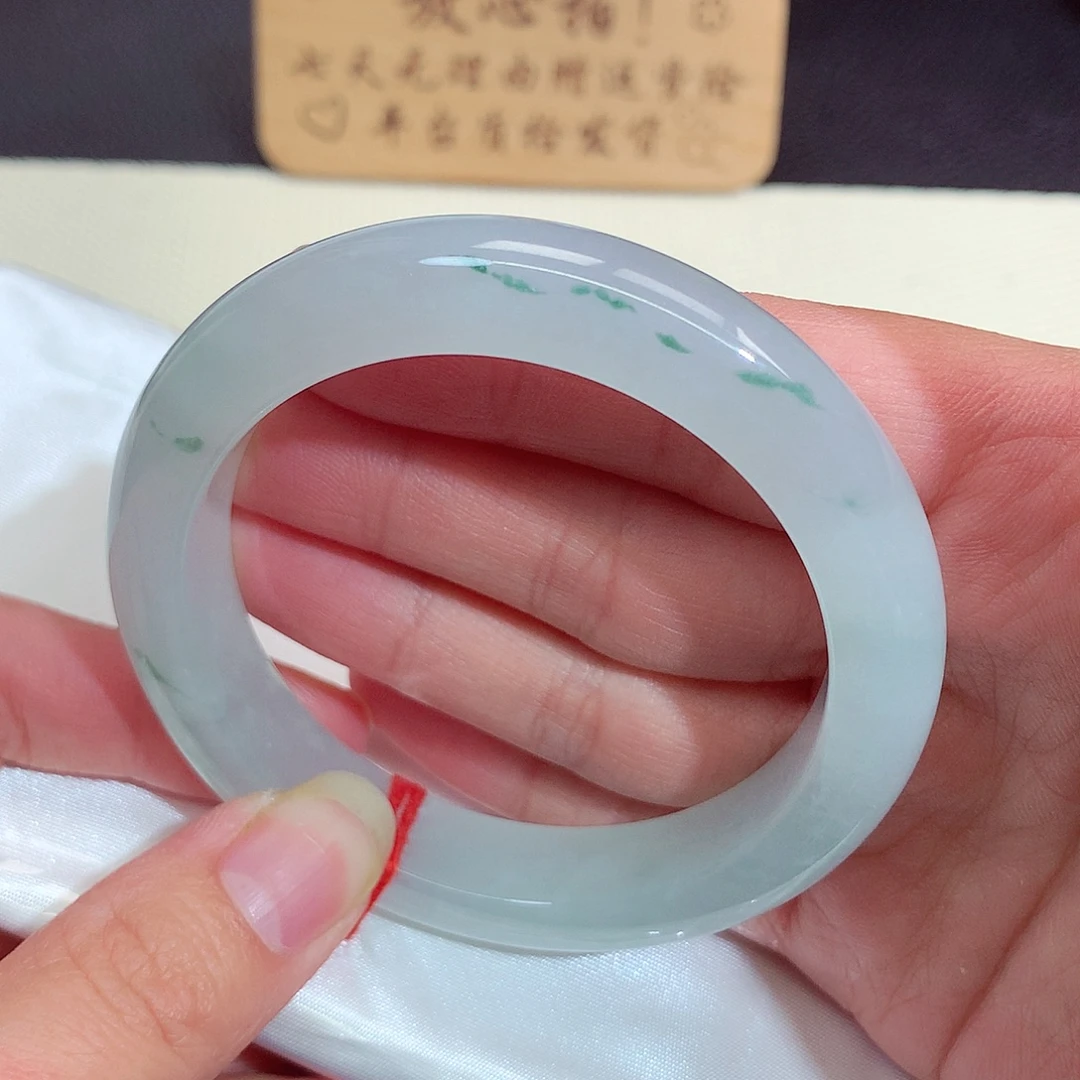宛****翡翠未镶嵌手镯9014